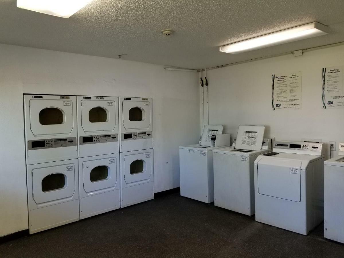 Intown Suites Extended Stay West Palm Beach Fl - Military Trail Rd Lake Park Exterior foto